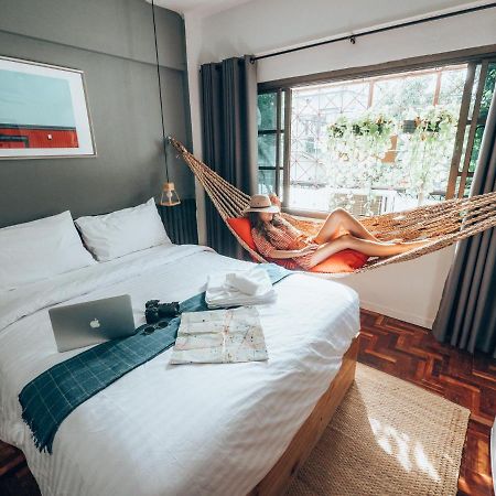 Haus Sathorn 11 Bed&Breakfast Bangkok Exterior foto