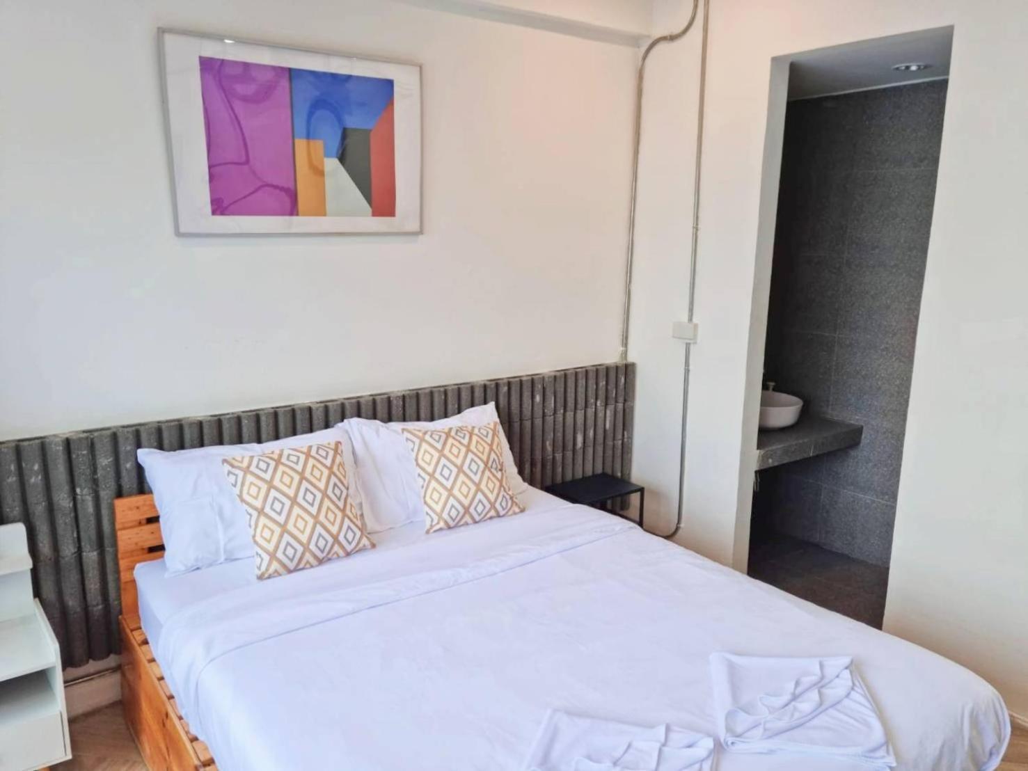 Haus Sathorn 11 Bed&Breakfast Bangkok Exterior foto