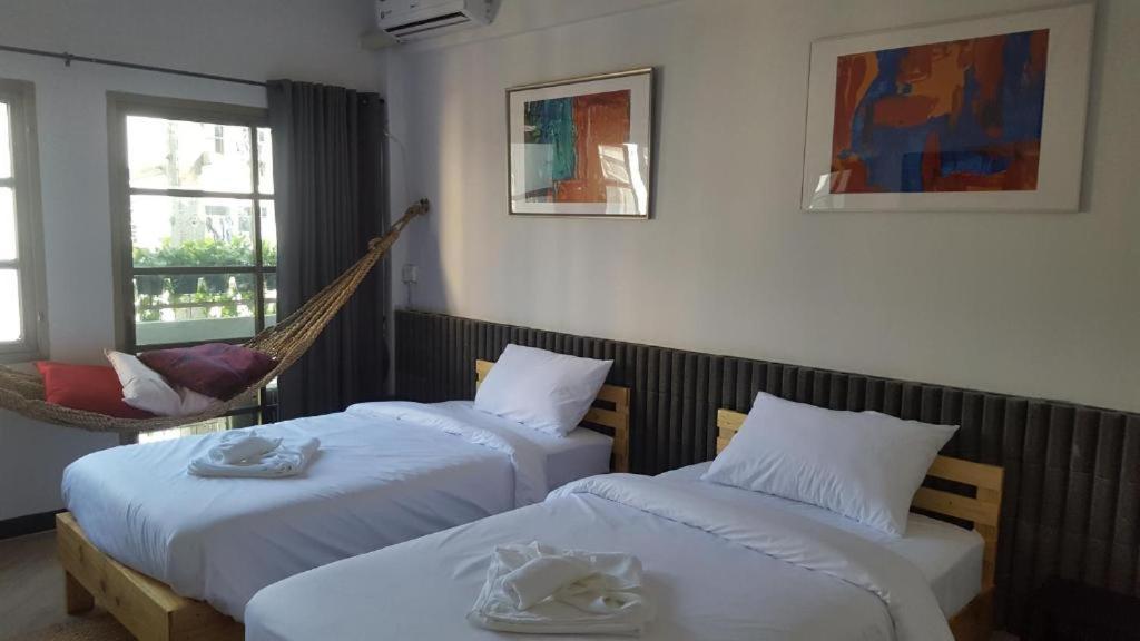 Haus Sathorn 11 Bed&Breakfast Bangkok Exterior foto