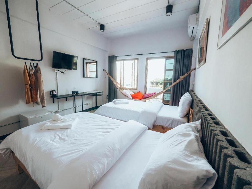 Haus Sathorn 11 Bed&Breakfast Bangkok Exterior foto