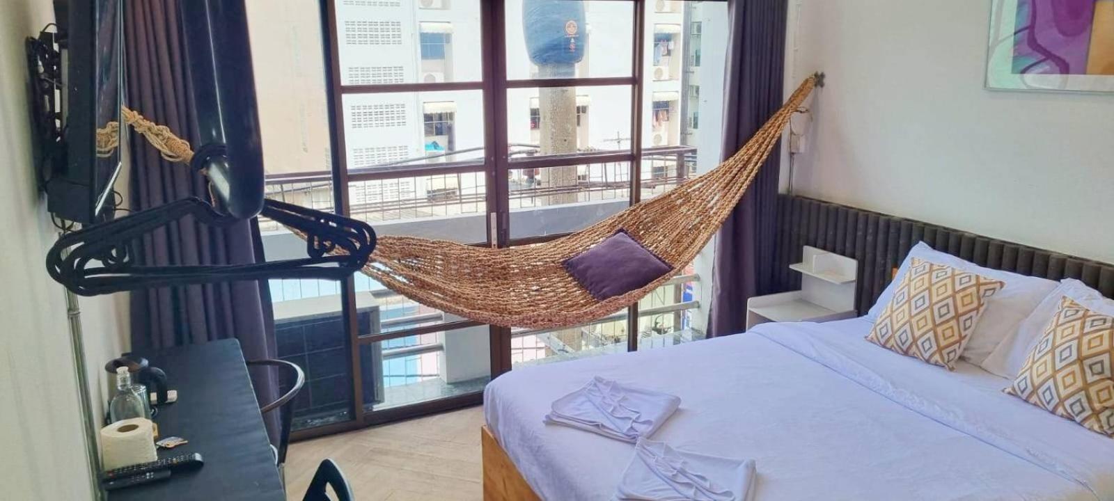 Haus Sathorn 11 Bed&Breakfast Bangkok Exterior foto